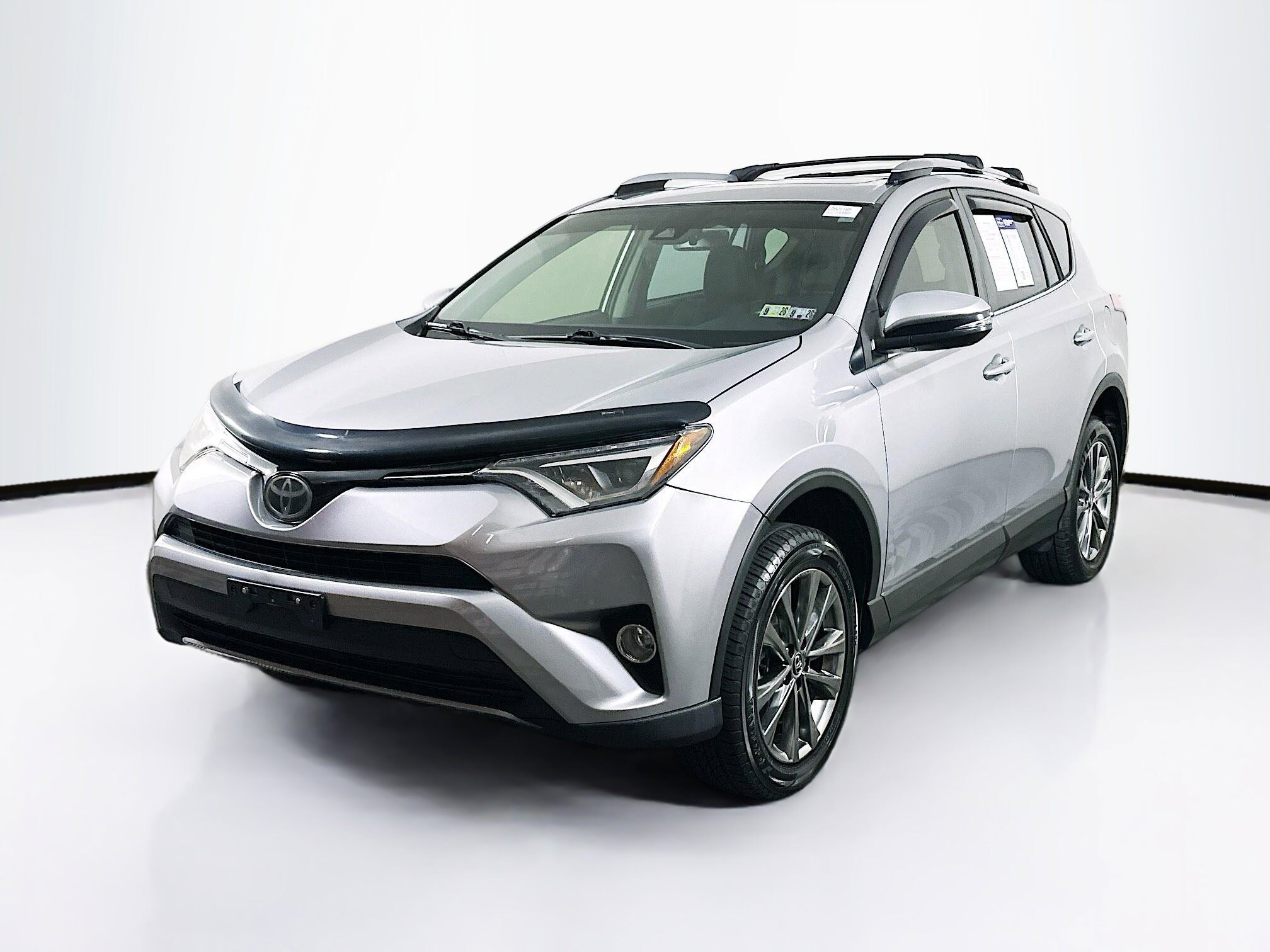 2018 Toyota RAV4 Limited photo 3