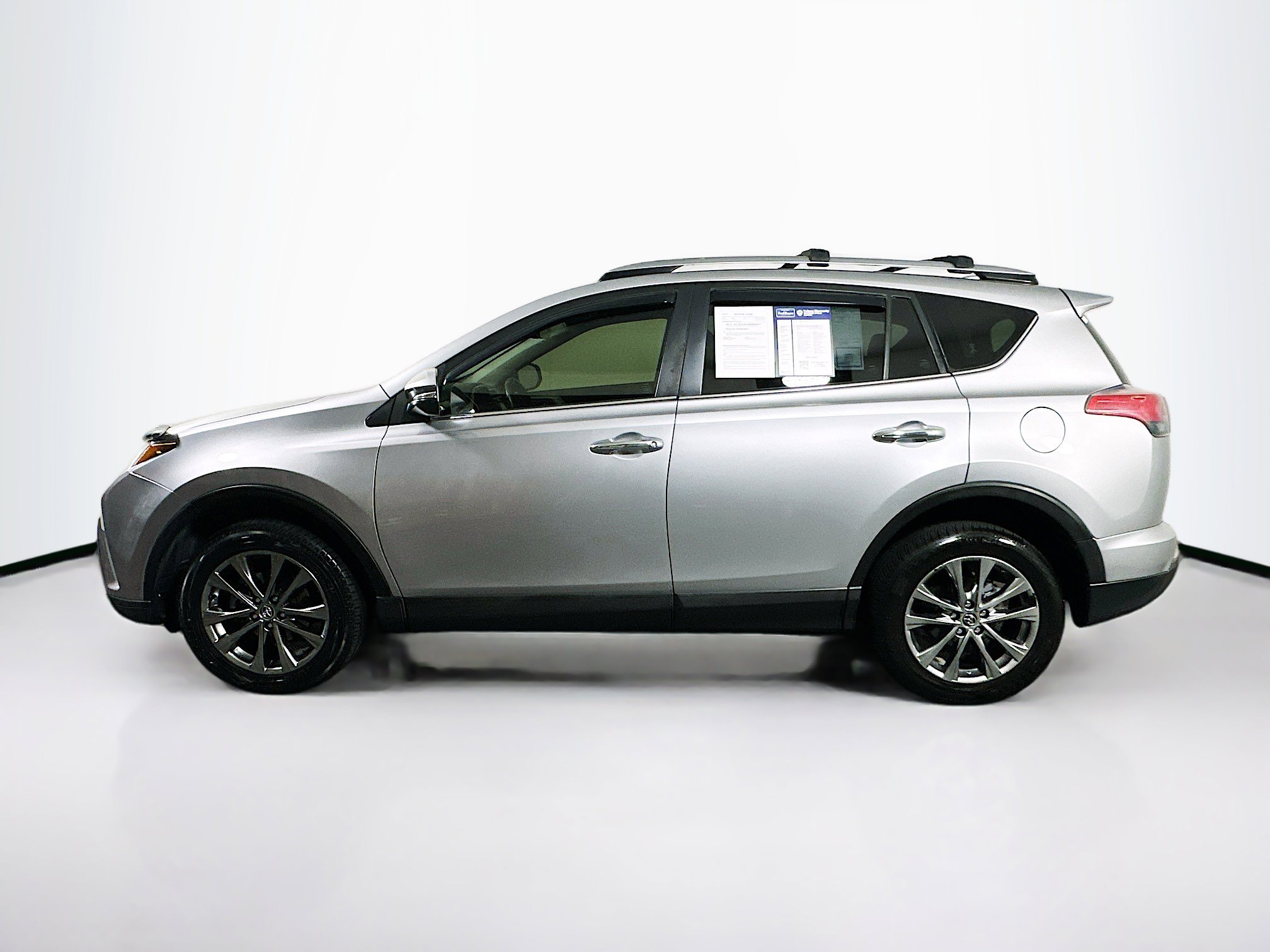 2018 Toyota RAV4 Limited photo 4