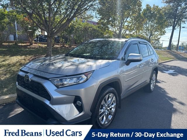 2019 Toyota RAV4 XLE Premium photo 3