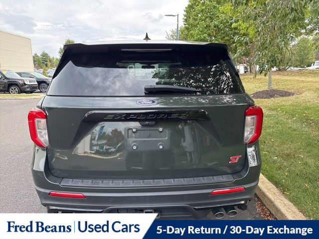 2022 Ford Explorer ST photo 3