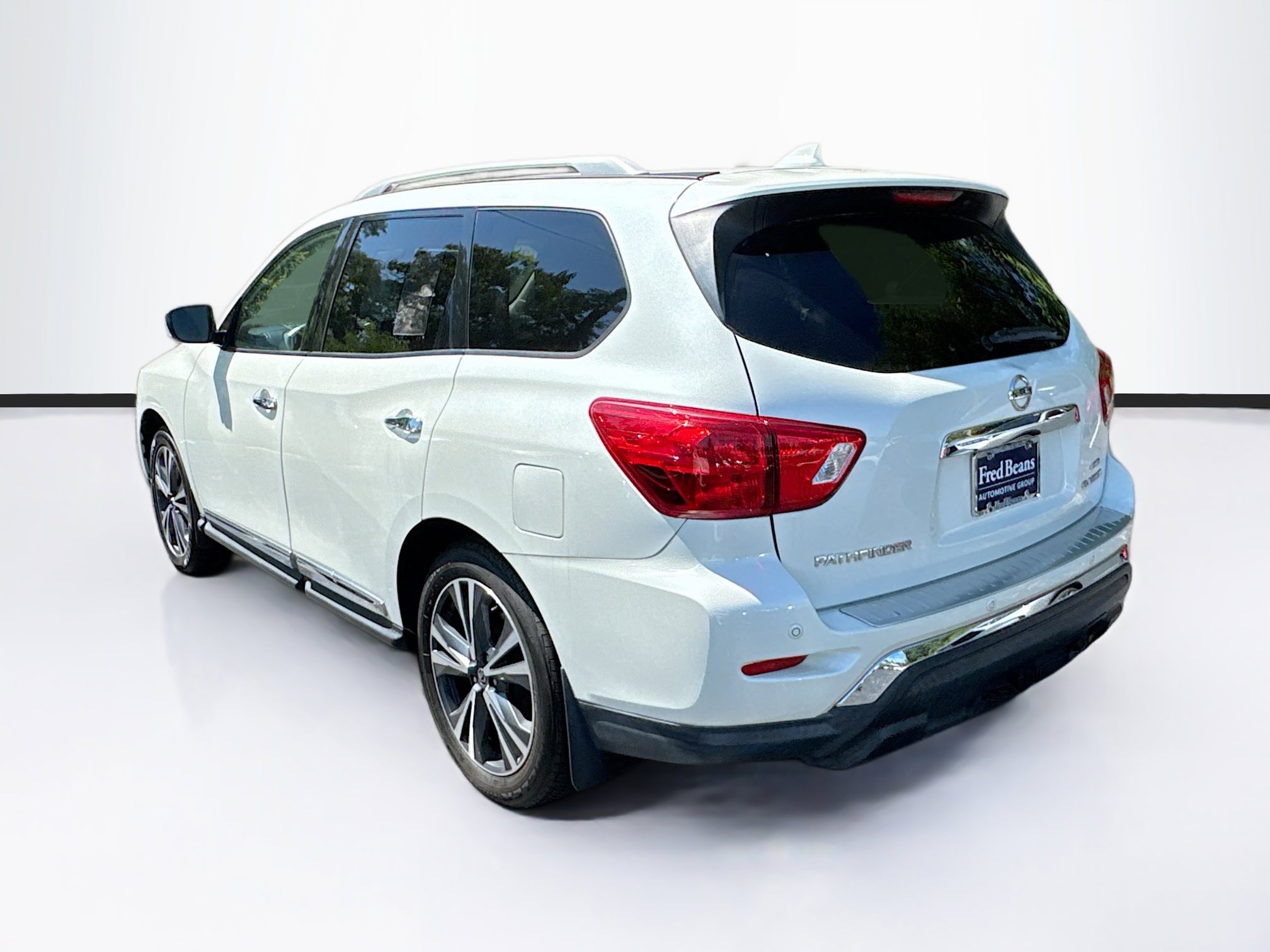 2019 Nissan Pathfinder Platinum photo 4