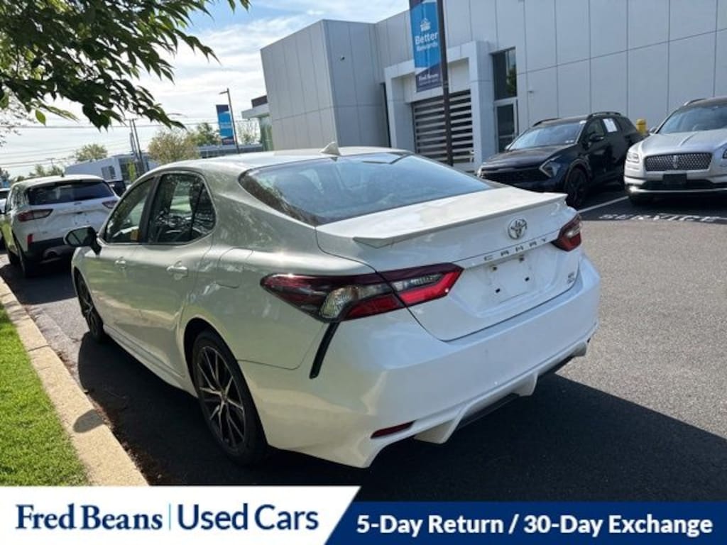 Used 2021 Toyota Camry SE Sedan