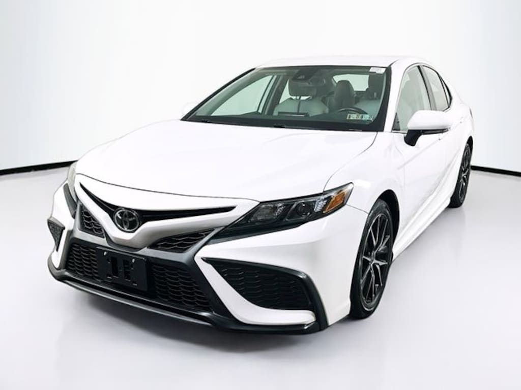 Used 2021 Toyota Camry SE Sedan