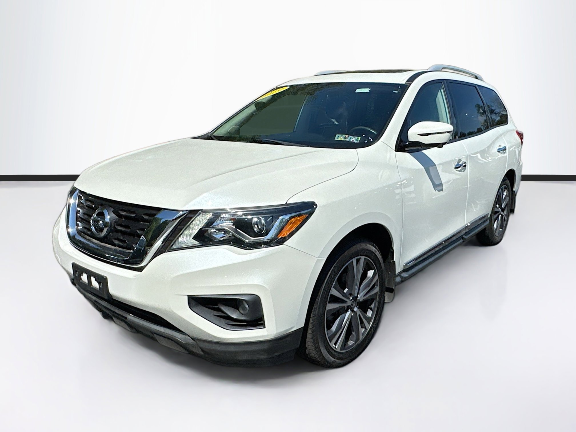 2019 Nissan Pathfinder Platinum photo 3