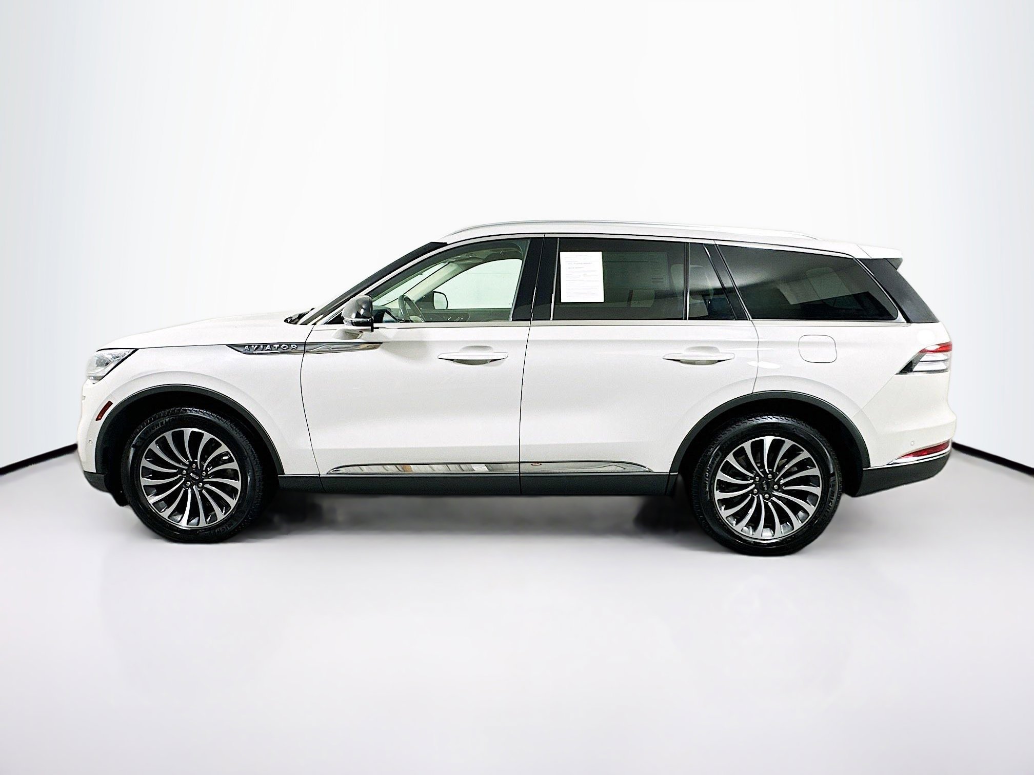 2023 Lincoln Aviator Reserve photo 2