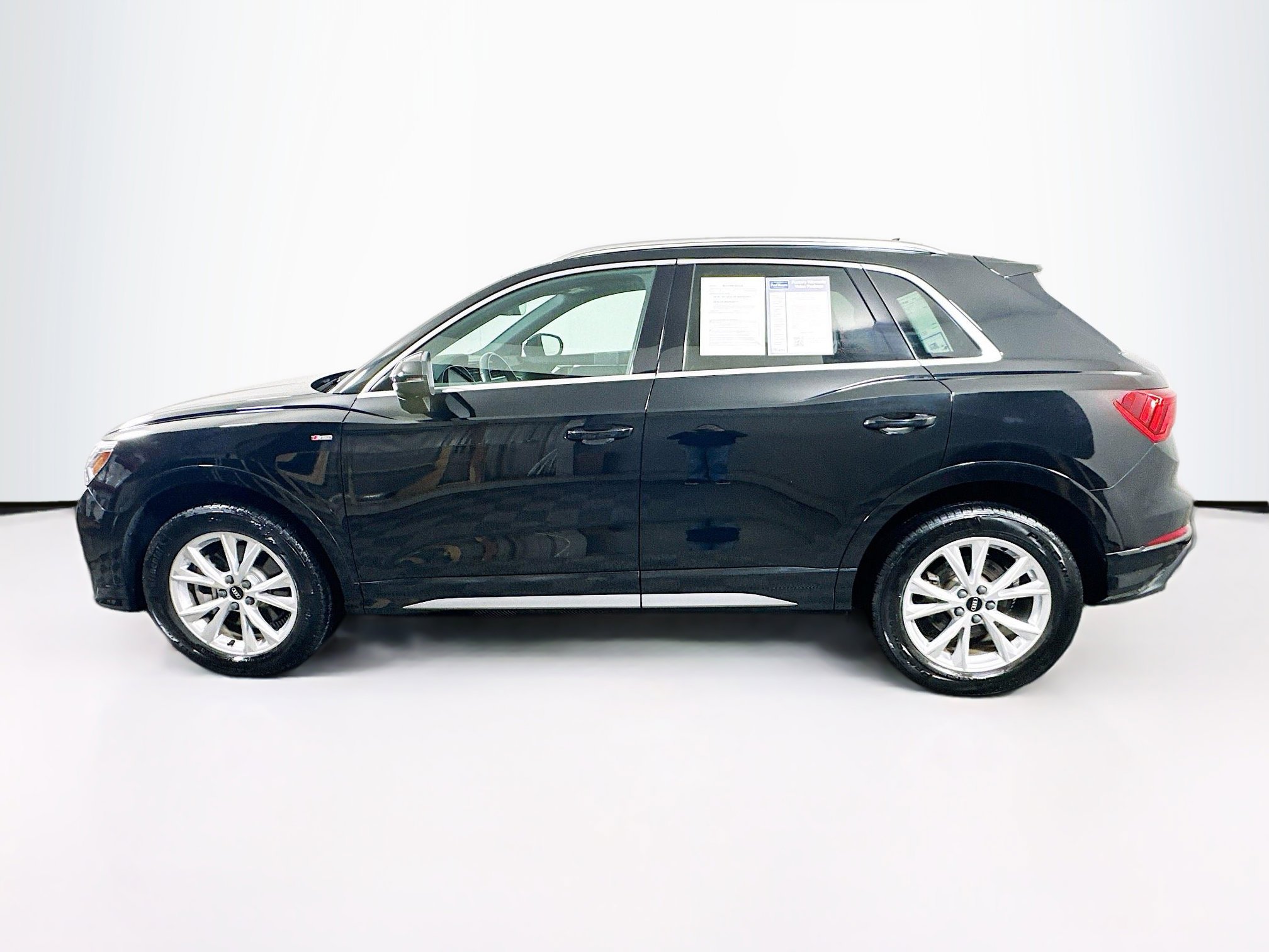 2024 Audi Q3 S line Premium 45 TFSI photo 4