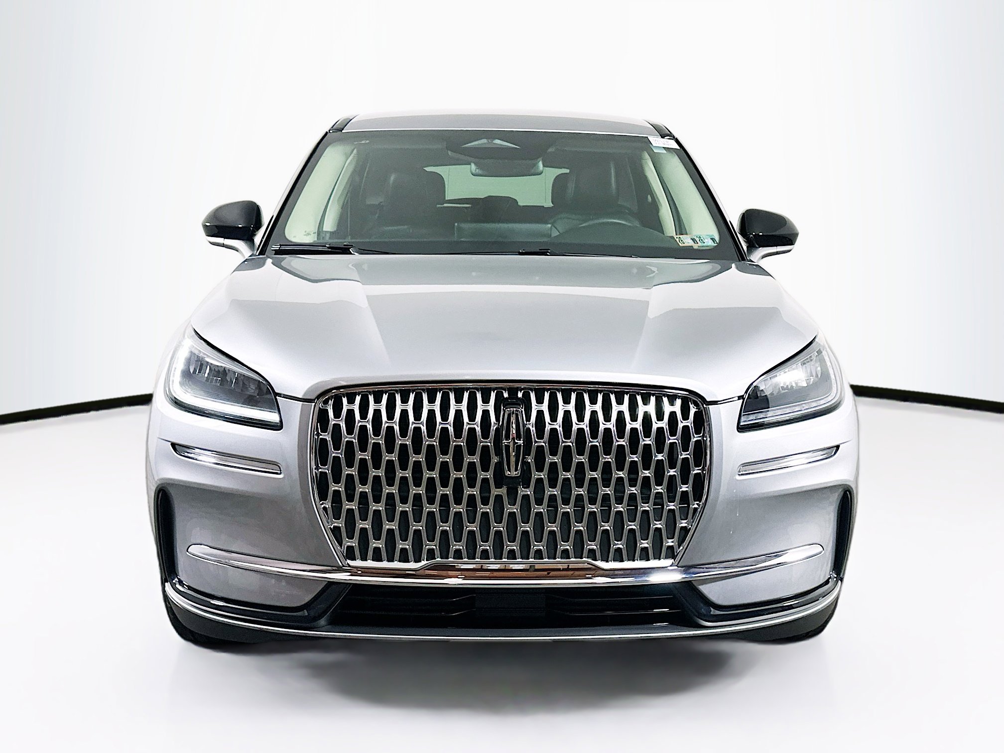 2023 Lincoln Corsair Standard photo 2