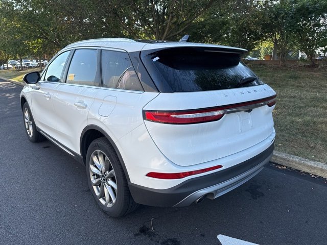2022 Lincoln Corsair Standard photo 4