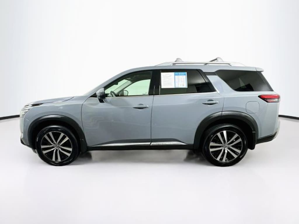 Used 2023 Nissan Pathfinder Platinum SUV