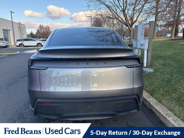 2026 Tesla Model Y Long Range photo 4