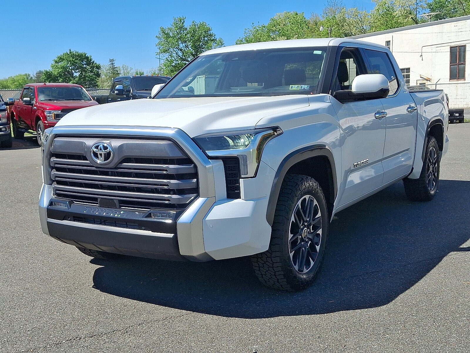 2023 Toyota Tundra Limited CrewMax photo 3