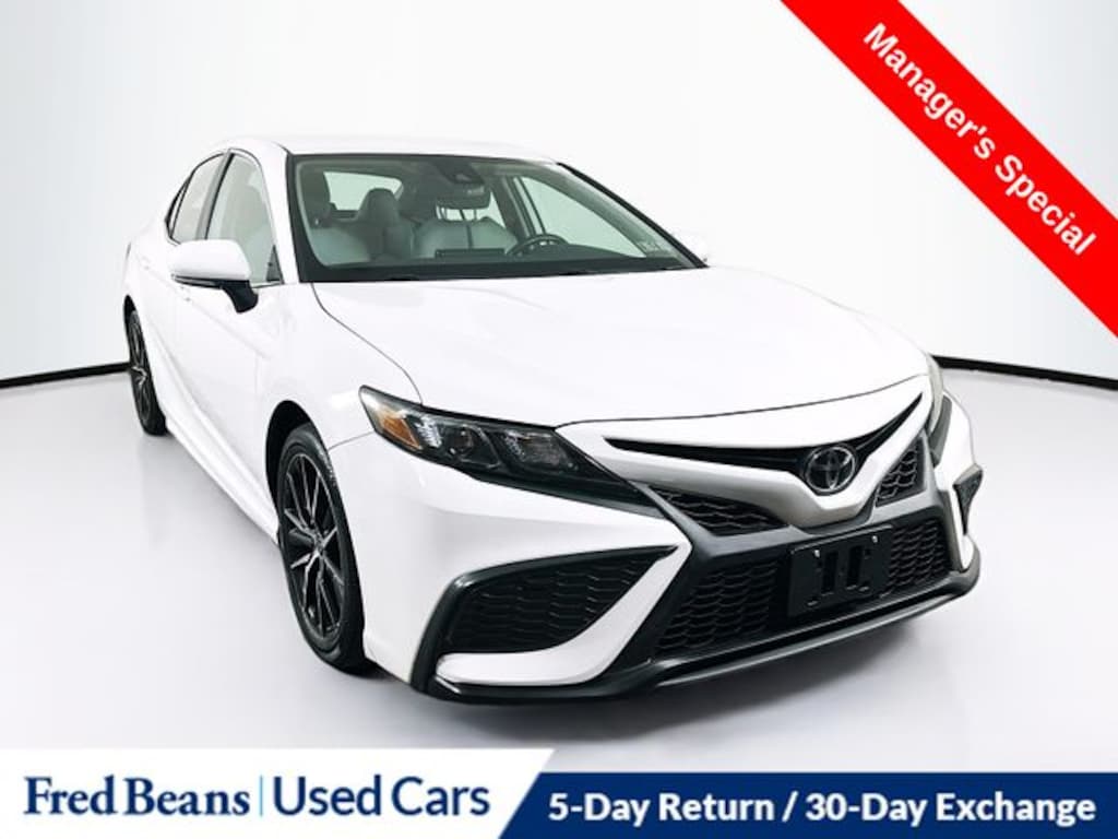 Used 2021 Toyota Camry SE Sedan