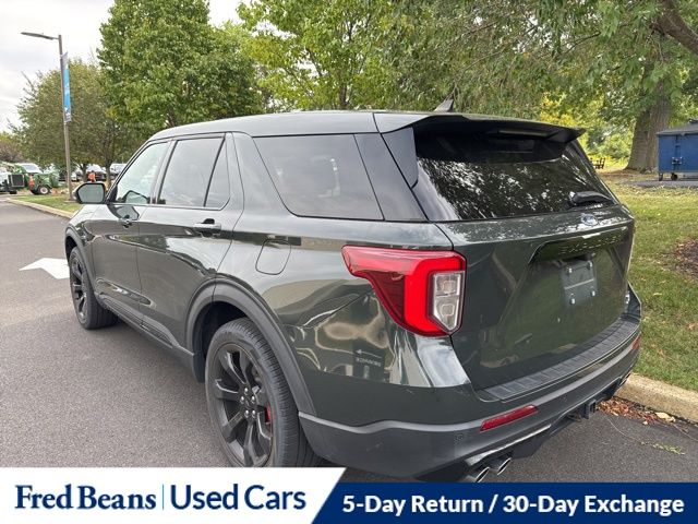 2022 Ford Explorer ST photo 2