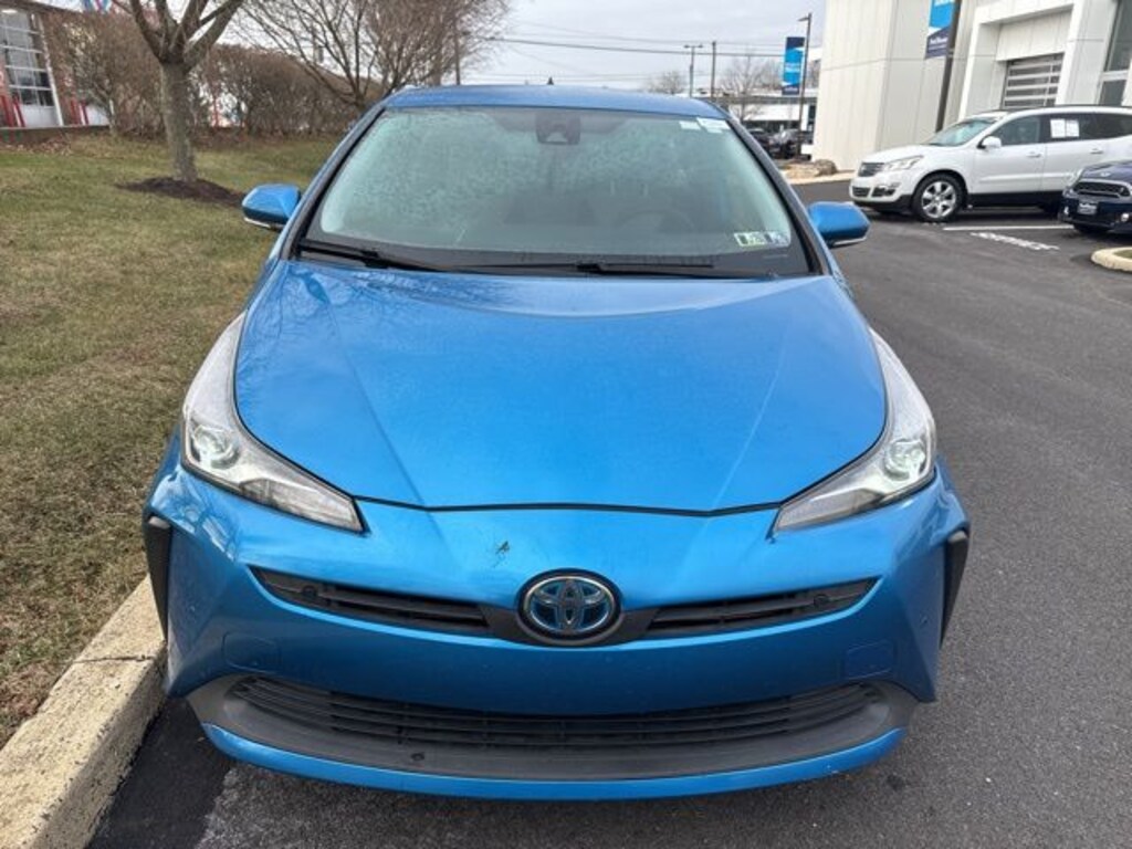 Used 2019 Toyota Prius L Hatchback