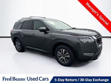2023 Nissan Pathfinder SL