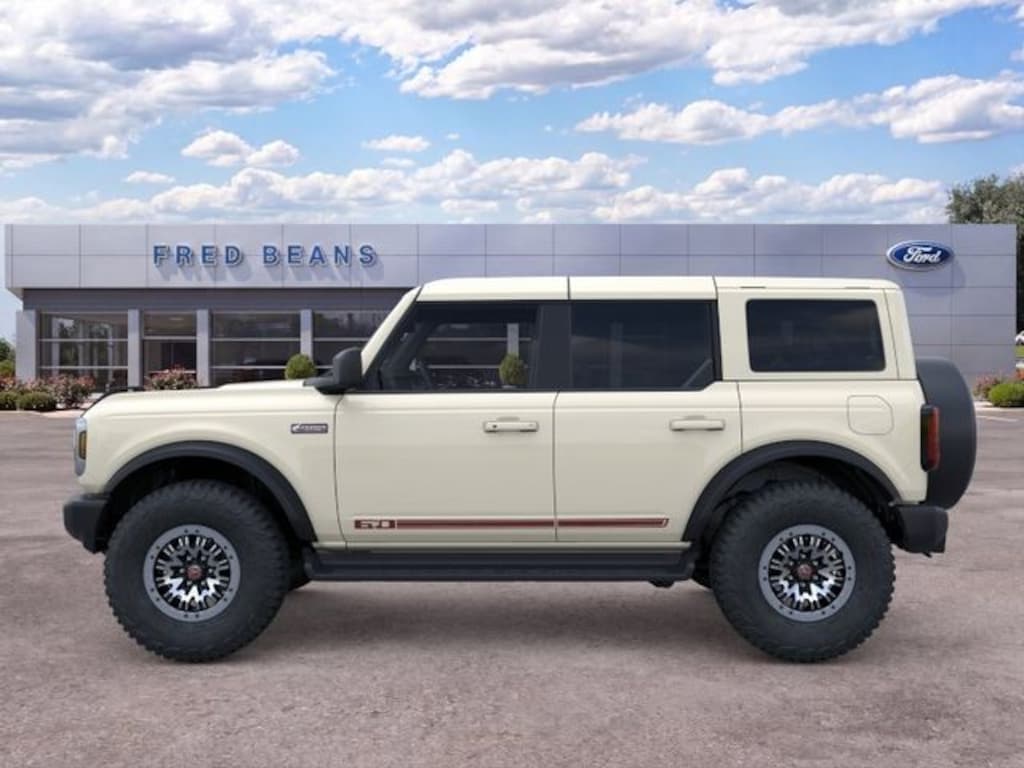 New 2026 Ford Bronco Outer Banks SUV