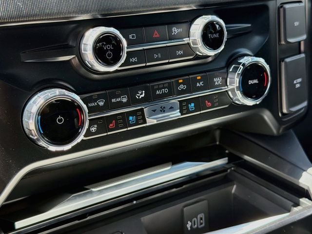 2026 Ford F-250 Super Duty Platinum - Photo 12
