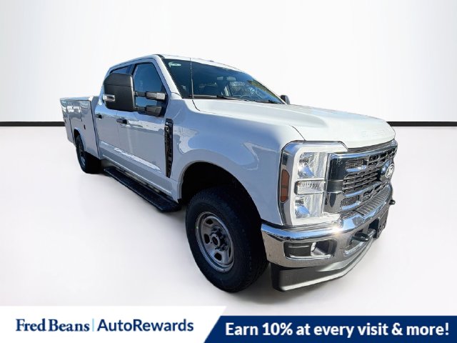 2027 Ford F-350 Chassis XL Truck Crew Cab