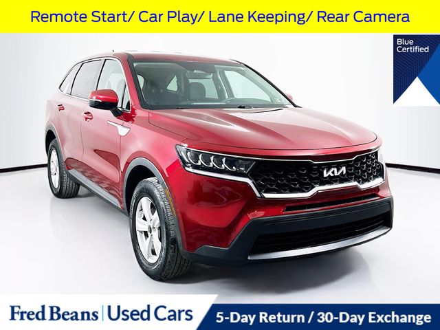 2022 Kia Sorento LX's photo