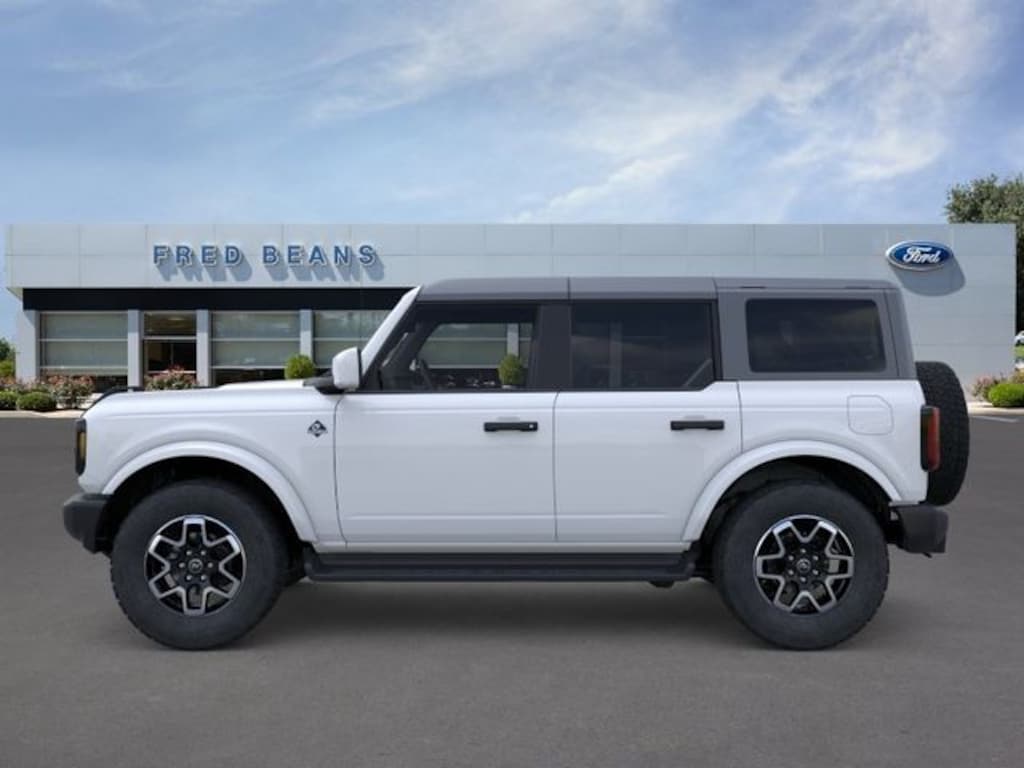 New 2026 Ford Bronco Outer Banks SUV