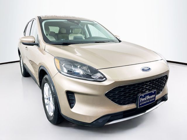 2021 Ford Escape SE's photo