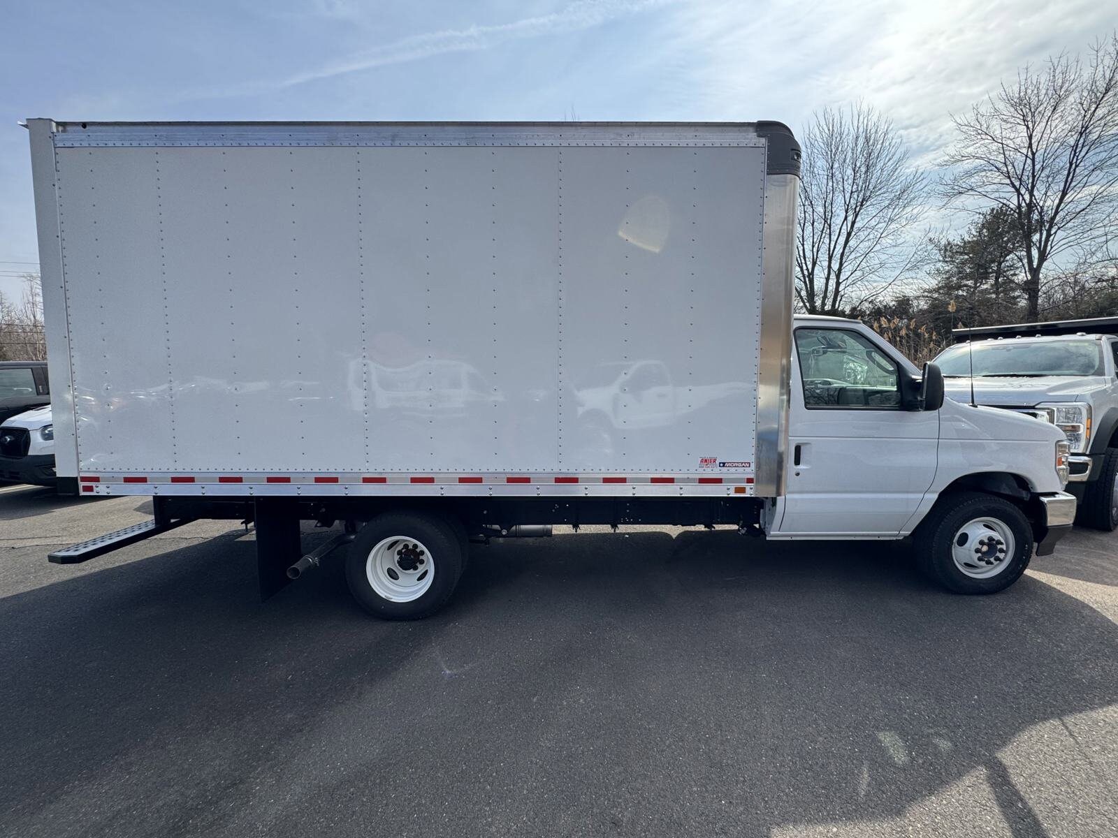 2025 Ford E-350 Base photo 3