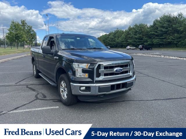 2015 Ford F-150 XLT photo 2