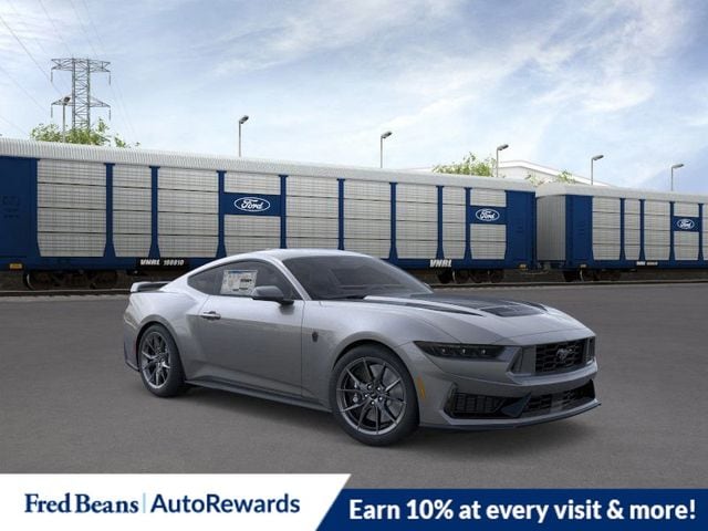 2026 Ford Mustang Dark Horse's photo
