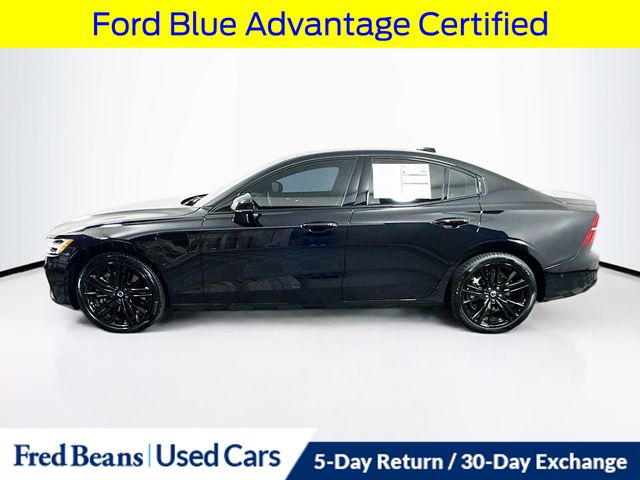 2024 Volvo S60 Recharge T8 Plus Black Edition photo 4