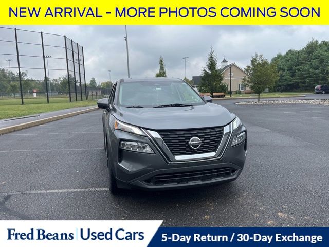 2021 Nissan Rogue SV photo 3