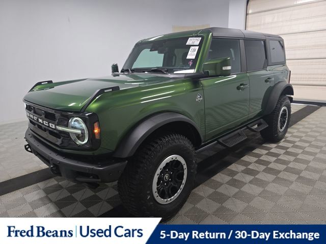 2022 Ford Bronco Outer Banks photo 3