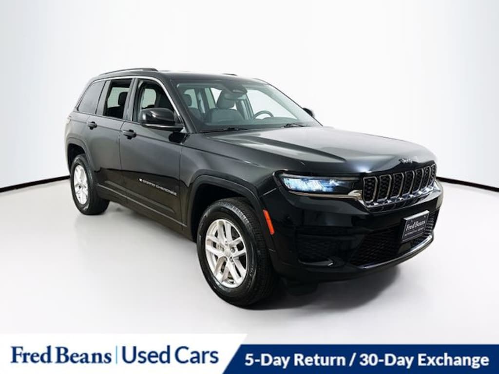 Used 2023 Jeep Grand Cherokee Laredo SUV