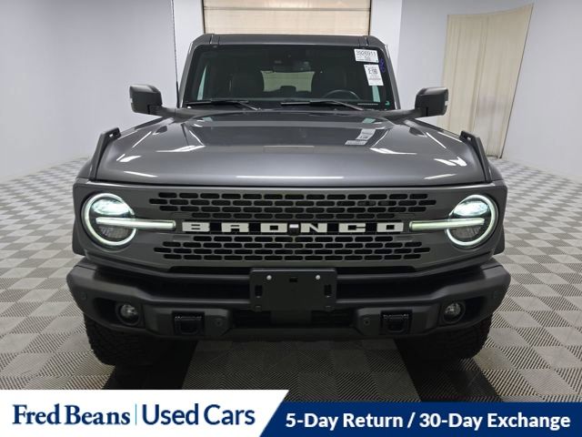 2023 Ford Bronco Badlands photo 2