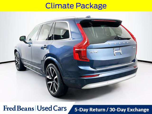 2022 Volvo XC90 T6 Momentum photo 4