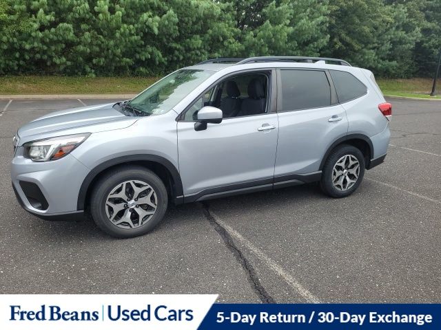 2020 Subaru Forester Premium photo 3