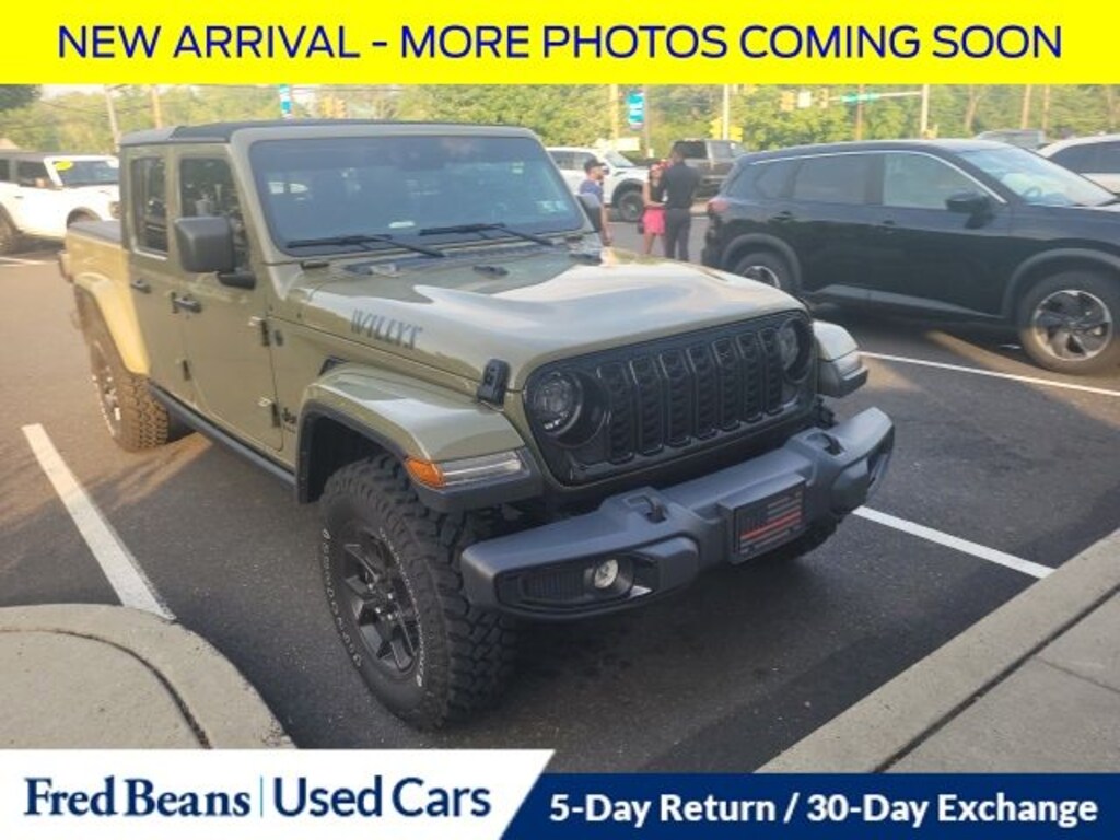 Used 2025 Jeep Gladiator Willys Truck Crew Cab