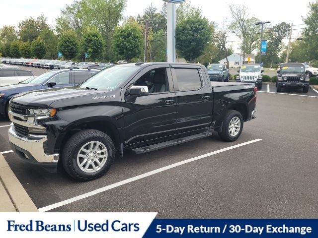 2021 Chevrolet Silverado 1500 LT photo 2