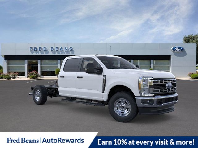 2025 Ford F-350 Super Duty Chassis Cab XL's photo