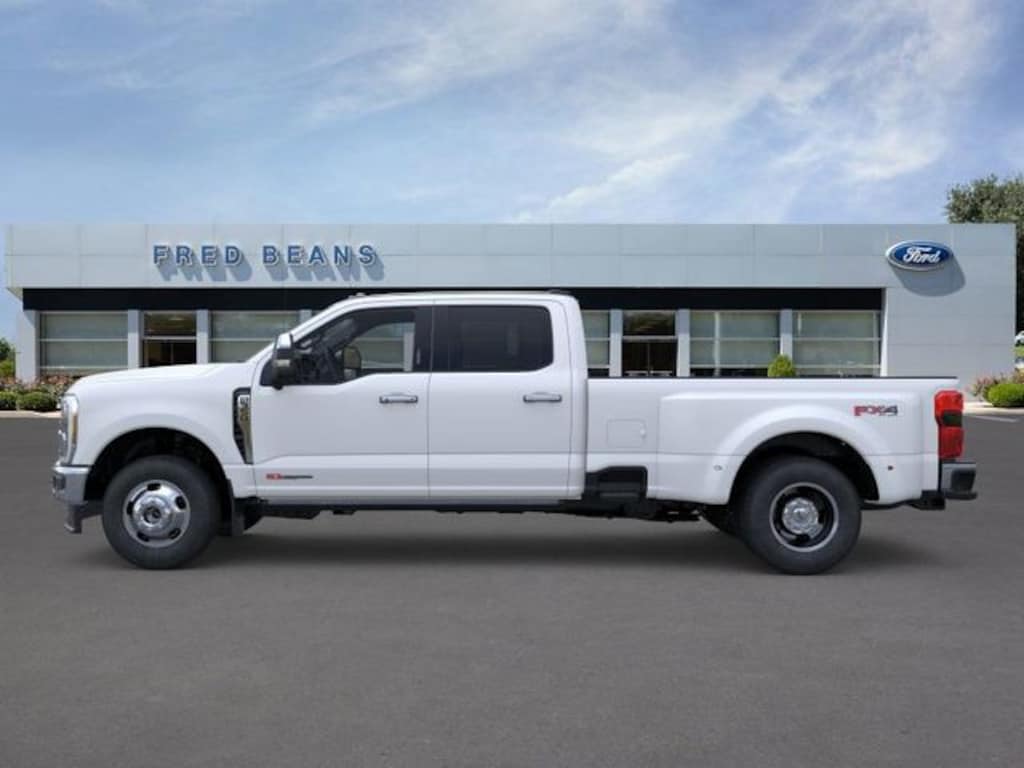 New 2026 Ford F-350 Lariat Truck Crew Cab
