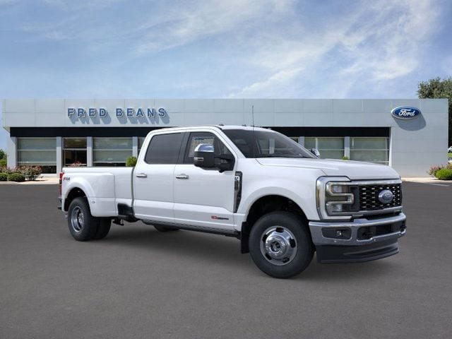 2026 Ford F-350 Super Duty Lariat's photo
