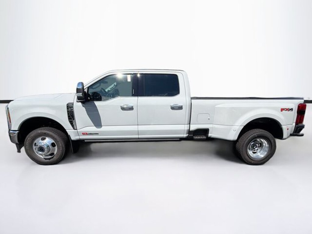 New 2026 Ford F-350 Lariat Truck Crew Cab