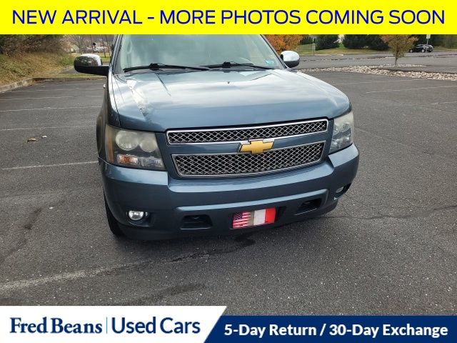 2012 Chevrolet Avalanche LS photo 2