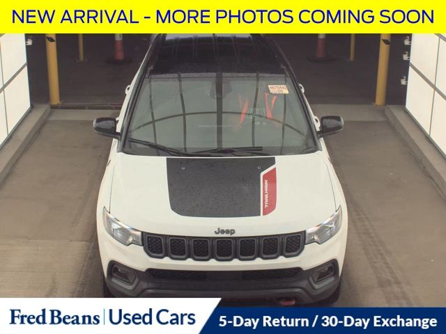 2024 Jeep Compass Trailhawk photo 2