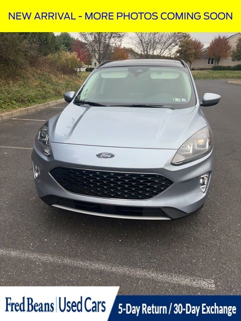 2022 Ford Escape SEL photo 2
