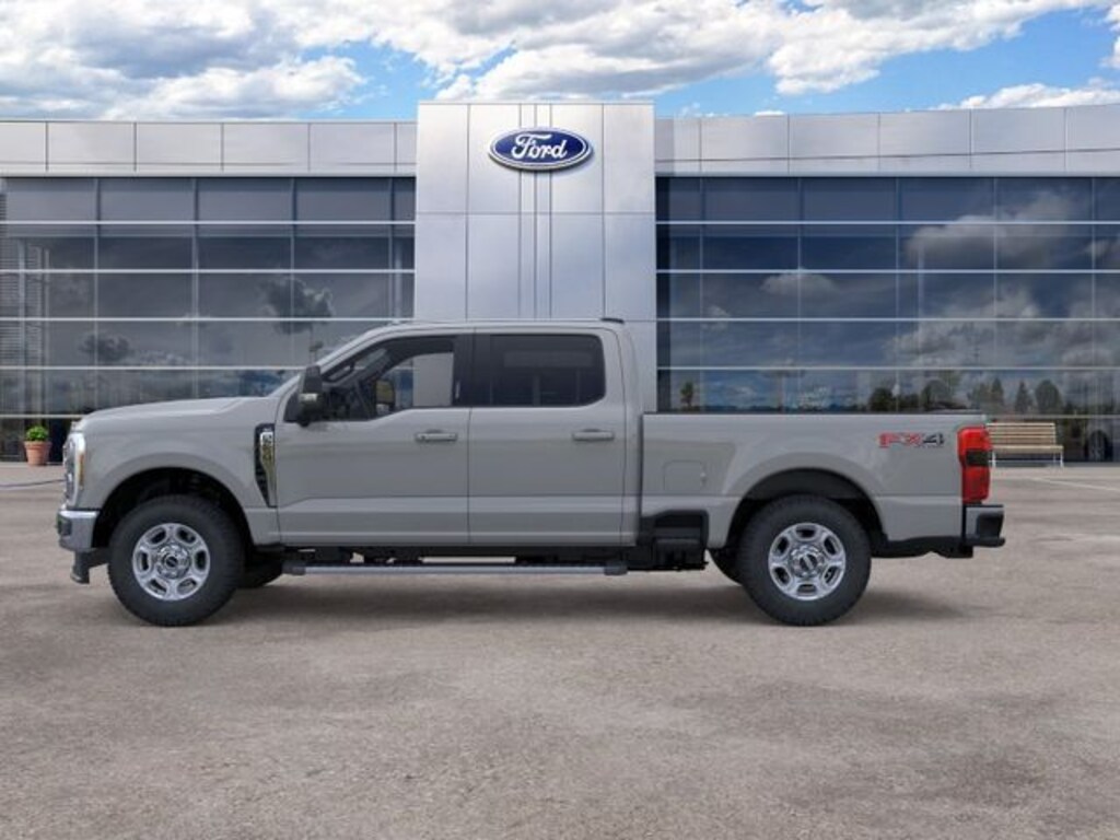 New 2026 Ford F-250 XLT Truck Crew Cab