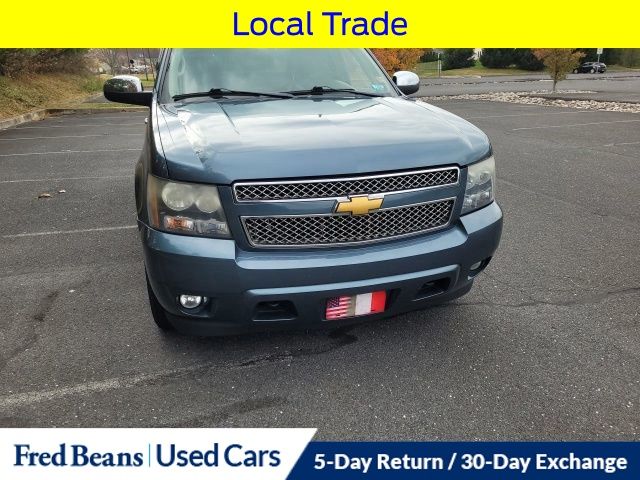 2012 Chevrolet Avalanche LS photo 2