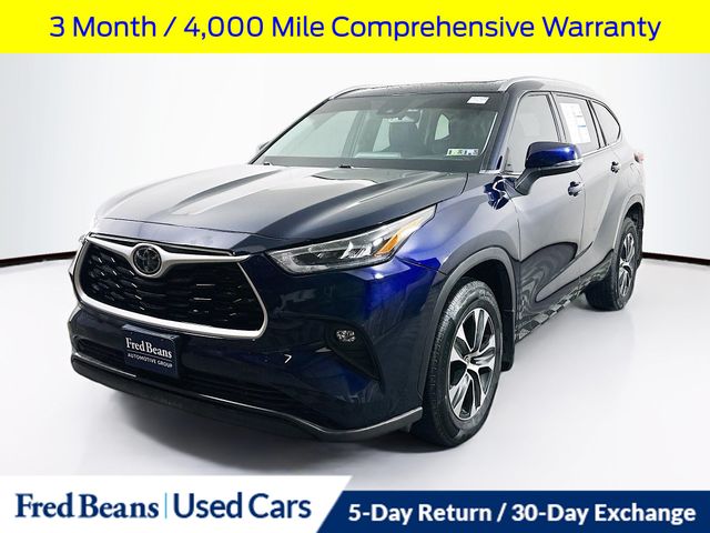 2021 Toyota Highlander XLE photo 3