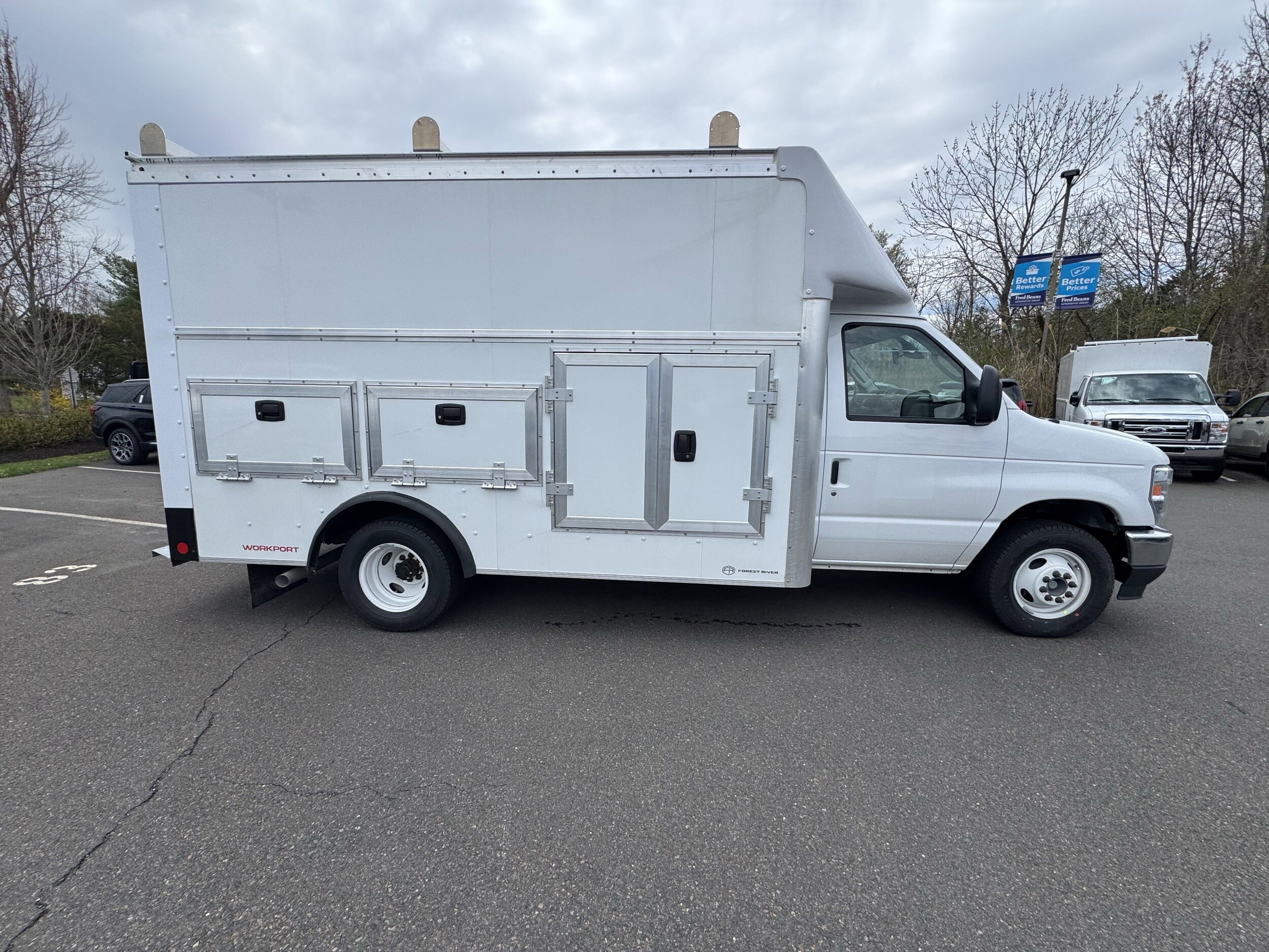 2026 Ford E-350 Base photo 4