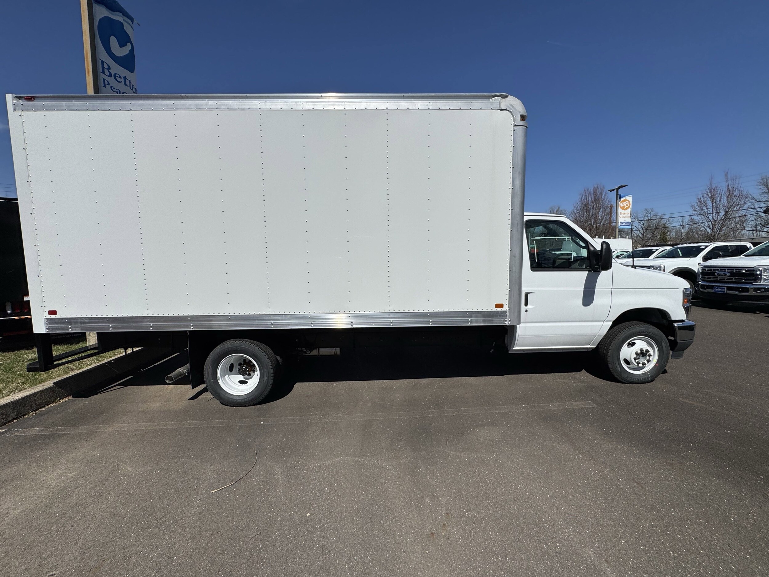 2026 Ford E-350 Base photo 4