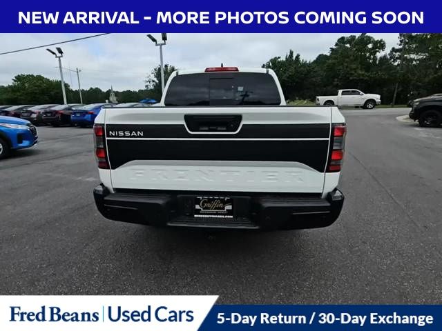 2024 Nissan Frontier SV photo 2